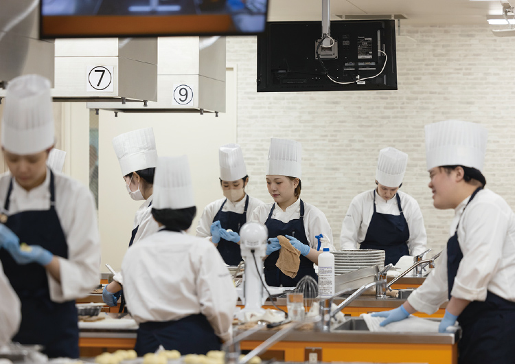 放課後、土日も実習室開放で練習し放題！